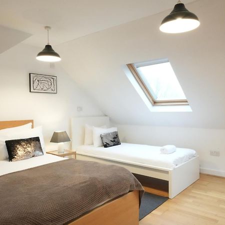 Great Airport Sleep Apartment Harmondsworth ภายนอก รูปภาพ