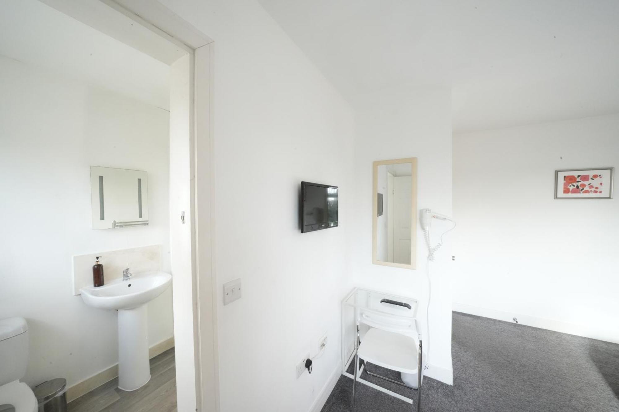 Great Airport Sleep Apartment Harmondsworth ภายนอก รูปภาพ