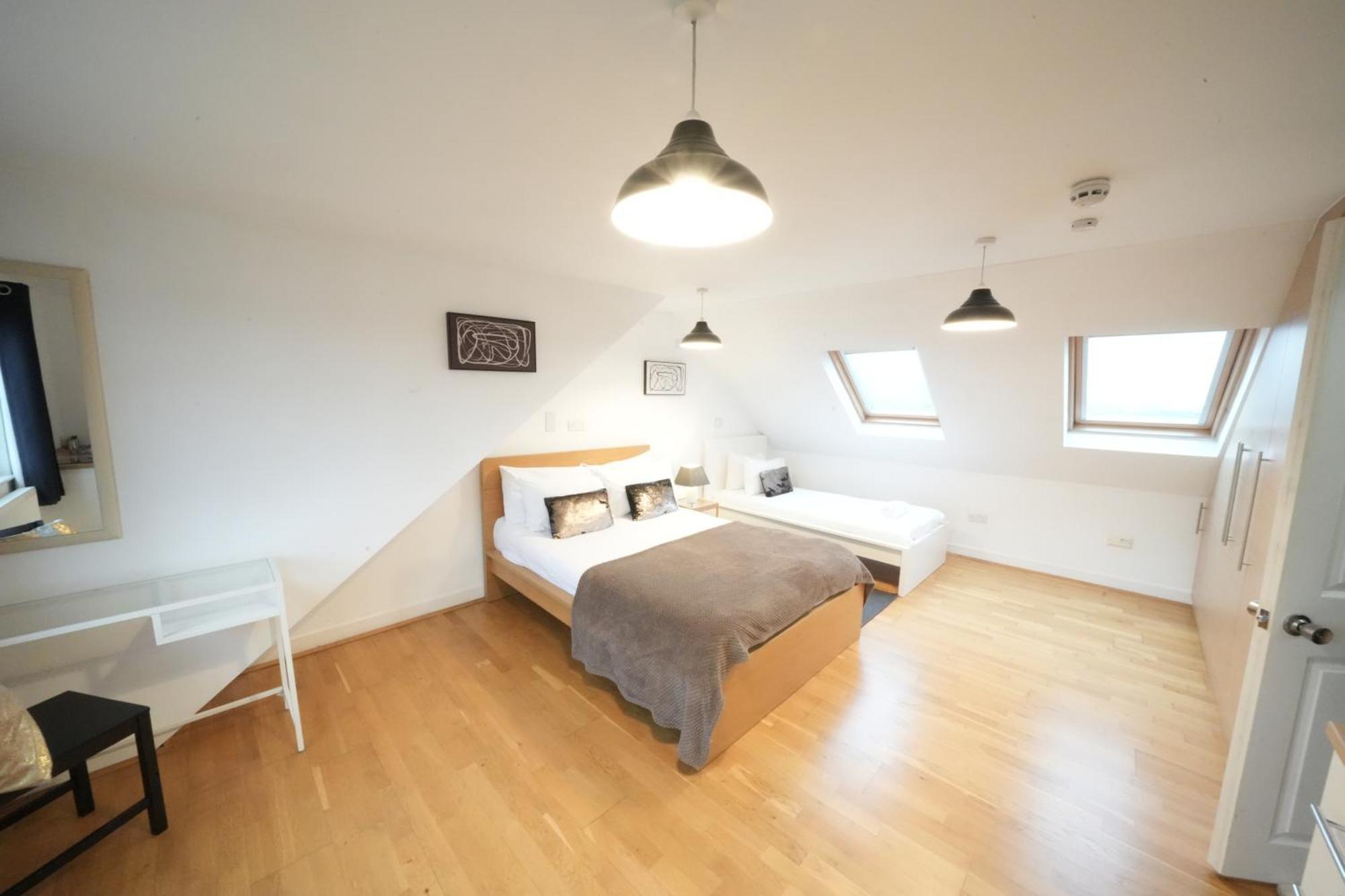 Great Airport Sleep Apartment Harmondsworth ภายนอก รูปภาพ