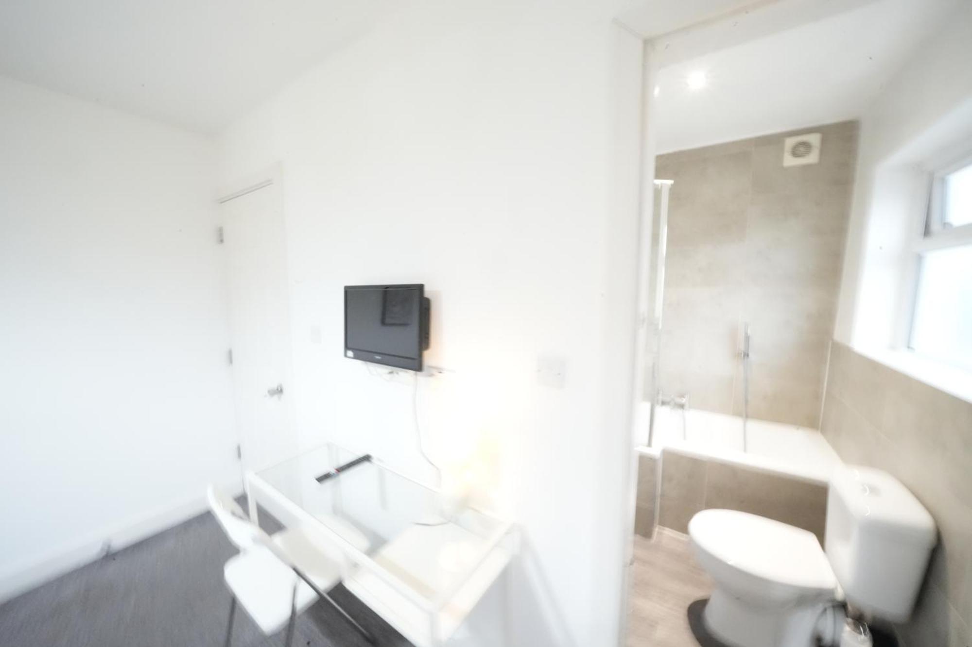 Great Airport Sleep Apartment Harmondsworth ภายนอก รูปภาพ
