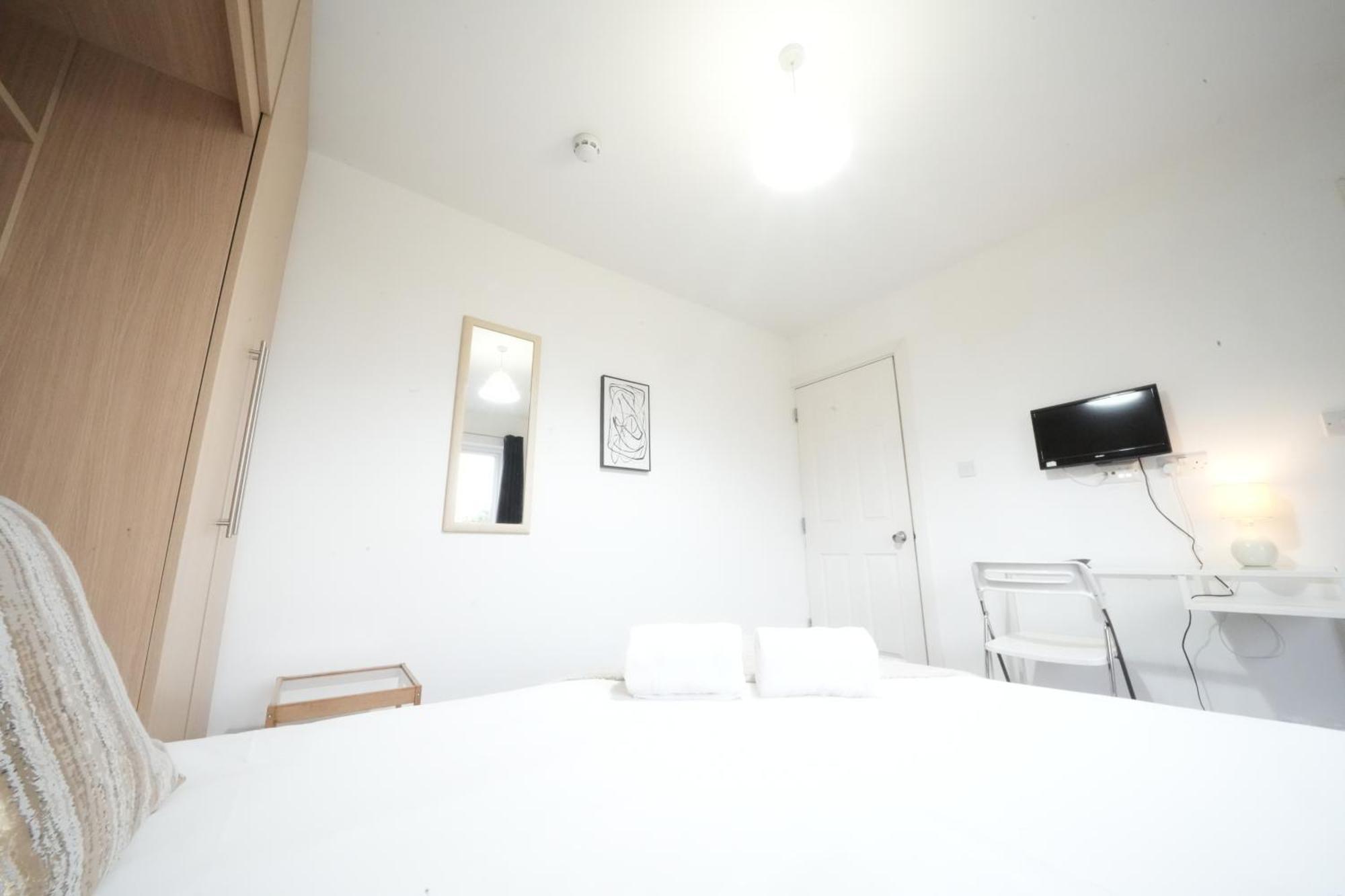 Great Airport Sleep Apartment Harmondsworth ภายนอก รูปภาพ